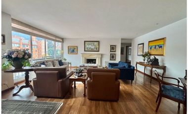 Emaus Espectacular Apartamento Clásico con Balcón