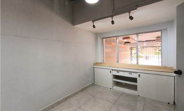 Apartamento en renta tradicional, vivienda-comercio en conquistadores