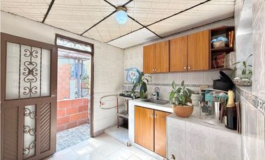 Casa en venta 2 pisos independientes en Birmania-Cuba