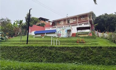 🌿 FINCA EN ALTAGRACIA – PISCINA, CANCHA Y AMPLIA CAPACIDAD