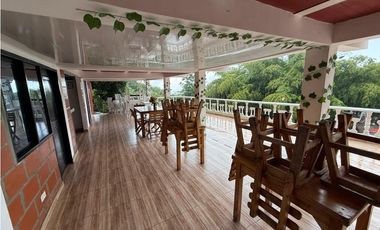 🌿 FINCA EN ALTAGRACIA – PISCINA, CANCHA Y AMPLIA CAPACIDAD