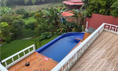 🌿 FINCA EN ALTAGRACIA – PISCINA, CANCHA Y AMPLIA CAPACIDAD