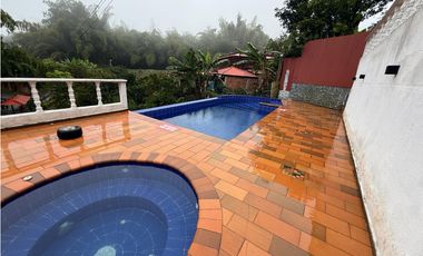 🌿 FINCA EN ALTAGRACIA – PISCINA, CANCHA Y AMPLIA CAPACIDAD