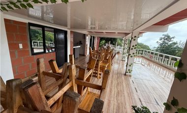 🌿 FINCA EN ALTAGRACIA – PISCINA, CANCHA Y AMPLIA CAPACIDAD