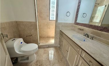 SE VENDE APARTAMENTO EN CASTILLOGRANDE - CASA BLANCA