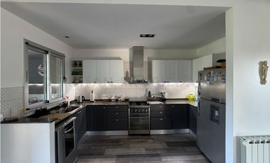 Venta - Casa en Puerto Roldan