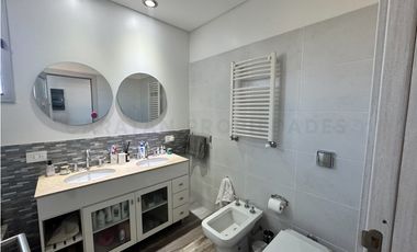 Venta - Casa en Puerto Roldan
