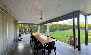 Venta - Casa en Puerto Roldan