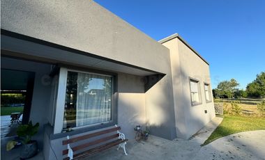 Venta - Casa en Puerto Roldan
