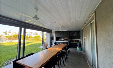 Venta - Casa en Puerto Roldan
