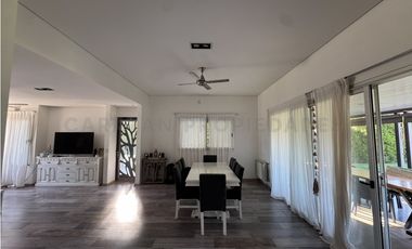 Venta - Casa en Puerto Roldan