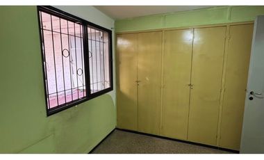 Casa  / 4 Ambientes / Miguel Cané (Perú y Bosco)