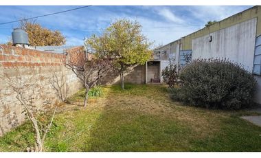 Casa  / 4 Ambientes / Miguel Cané (Perú y Bosco)