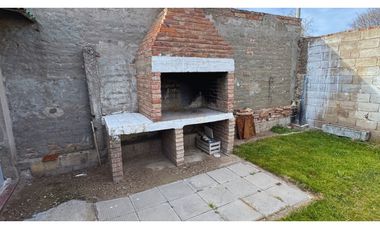 Casa  / 4 Ambientes / Miguel Cané (Perú y Bosco)