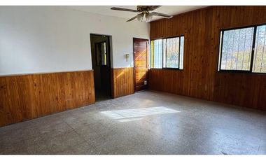 Casa  / 4 Ambientes / Miguel Cané (Perú y Bosco)