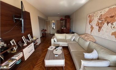 Departamento con dos dormitorios sobre Av. Rocca a la venta