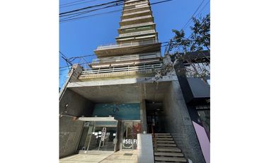 Departamento con dos dormitorios sobre Av. Rocca a la venta