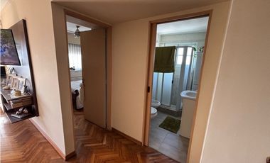Departamento con dos dormitorios sobre Av. Rocca a la venta