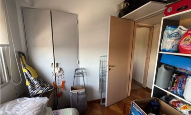 Departamento con dos dormitorios sobre Av. Rocca a la venta