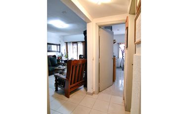 3 propiedades en block con garage, patio y quincho - Mexico y Castelli