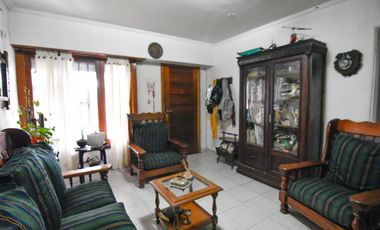 3 propiedades en block con garage, patio y quincho - Mexico y Castelli