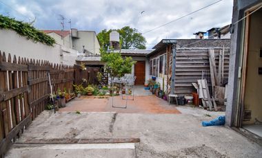 3 propiedades en block con garage, patio y quincho - Mexico y Castelli