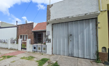 3 propiedades en block con garage, patio y quincho - Mexico y Castelli