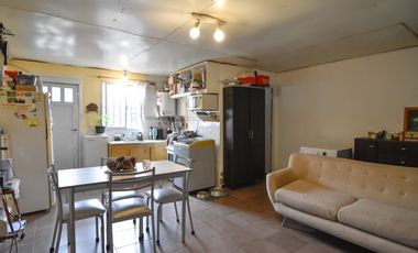 3 propiedades en block con garage, patio y quincho - Mexico y Castelli