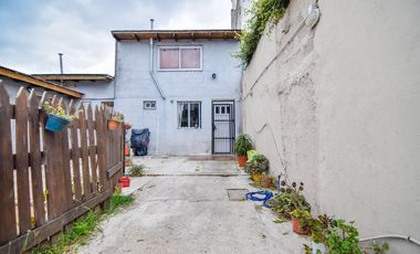 3 propiedades en block con garage, patio y quincho - Mexico y Castelli