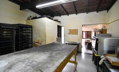 3 propiedades en block con garage, patio y quincho - Mexico y Castelli