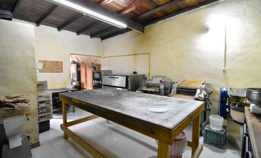 3 propiedades en block con garage, patio y quincho - Mexico y Castelli