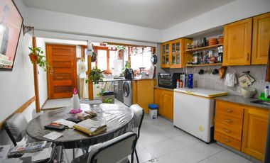 3 propiedades en block con garage, patio y quincho - Mexico y Castelli