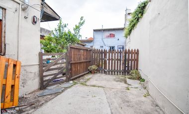 3 propiedades en block con garage, patio y quincho - Mexico y Castelli