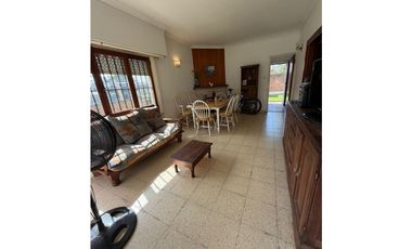VENTA - Chalet 3 amb, con quincho + parrilla - Zona Punta Mogotes