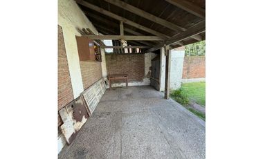 VENTA - Chalet 3 amb, con quincho + parrilla - Zona Punta Mogotes