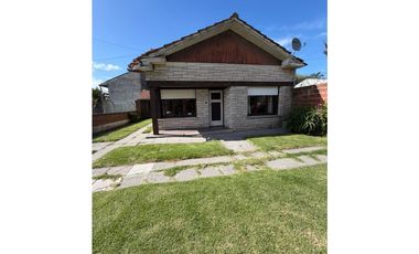 VENTA - Chalet 3 amb, con quincho + parrilla - Zona Punta Mogotes