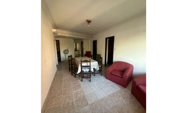 ALQUILER 24 MESES - Casa 4 amb, cochera + amplia terraza - Parque Luro