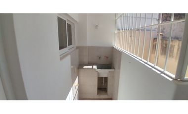 Departamento de dos dormitorios con patio y asador en alquiler