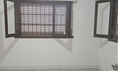 PH en alquiler c/ cochera en San Justo apto comercial