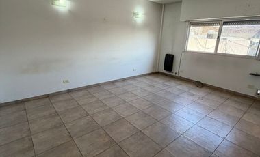 Monoambiente en alquiler sobra Av. Crovara en Villa Madero