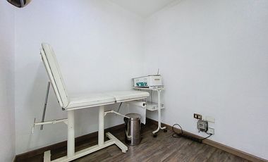 ARRIENDO LOCAL LOS DOMINICOS 7683 DESDE $690.000