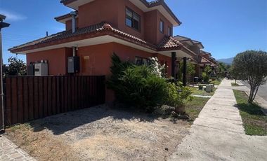 Casa en Arriendo en Av. Santa Cruz