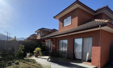 Casa en Arriendo en Av. Santa Cruz