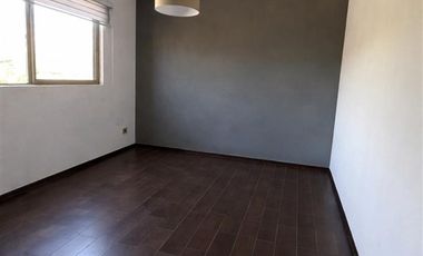 Casa en Arriendo en Av. Santa Cruz