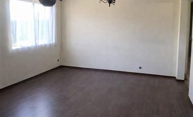 Casa en Arriendo en Av. Santa Cruz