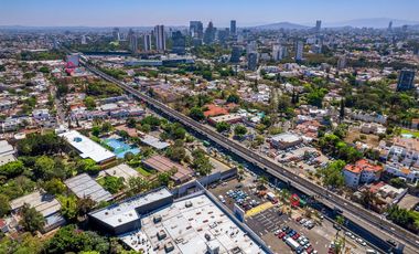 Casa en Venta en la Seattle para Desarrollo