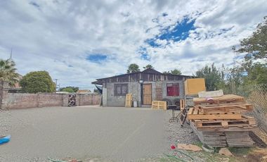 TERRENO URBANO DE 960MT2, 140MT2 CONSTRUIDOS,  MOLINA MAULE