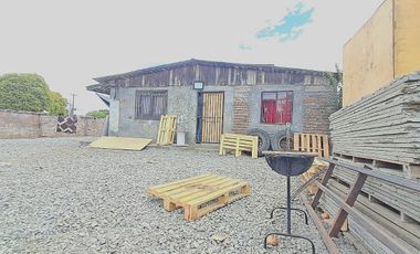 TERRENO URBANO DE 960MT2, 140MT2 CONSTRUIDOS,  MOLINA MAULE