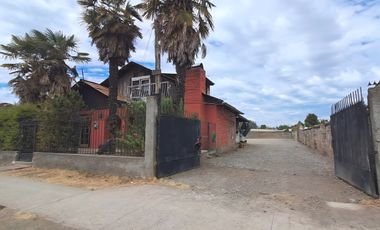 TERRENO URBANO DE 960MT2, 140MT2 CONSTRUIDOS,  MOLINA MAULE