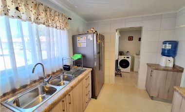 Venta de Casa Familiar 3D 2B 1E en Condominio San Esteban